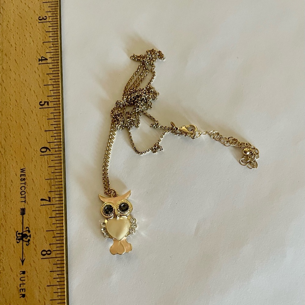 Cute NWOT Gold Owl Necklace - Picture 3 of 6